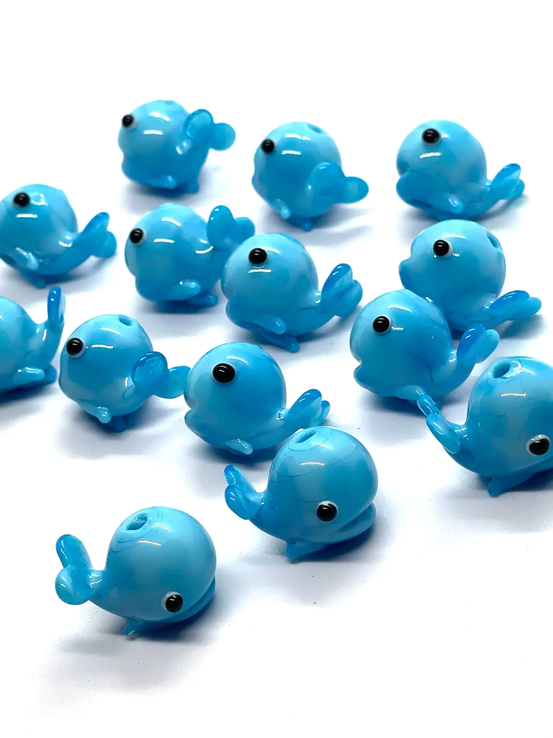 

4Pcs Whale Ceramic Beads With Holes Hand Drawn Animal Cartoon Beads DIY Porcelain Accessories