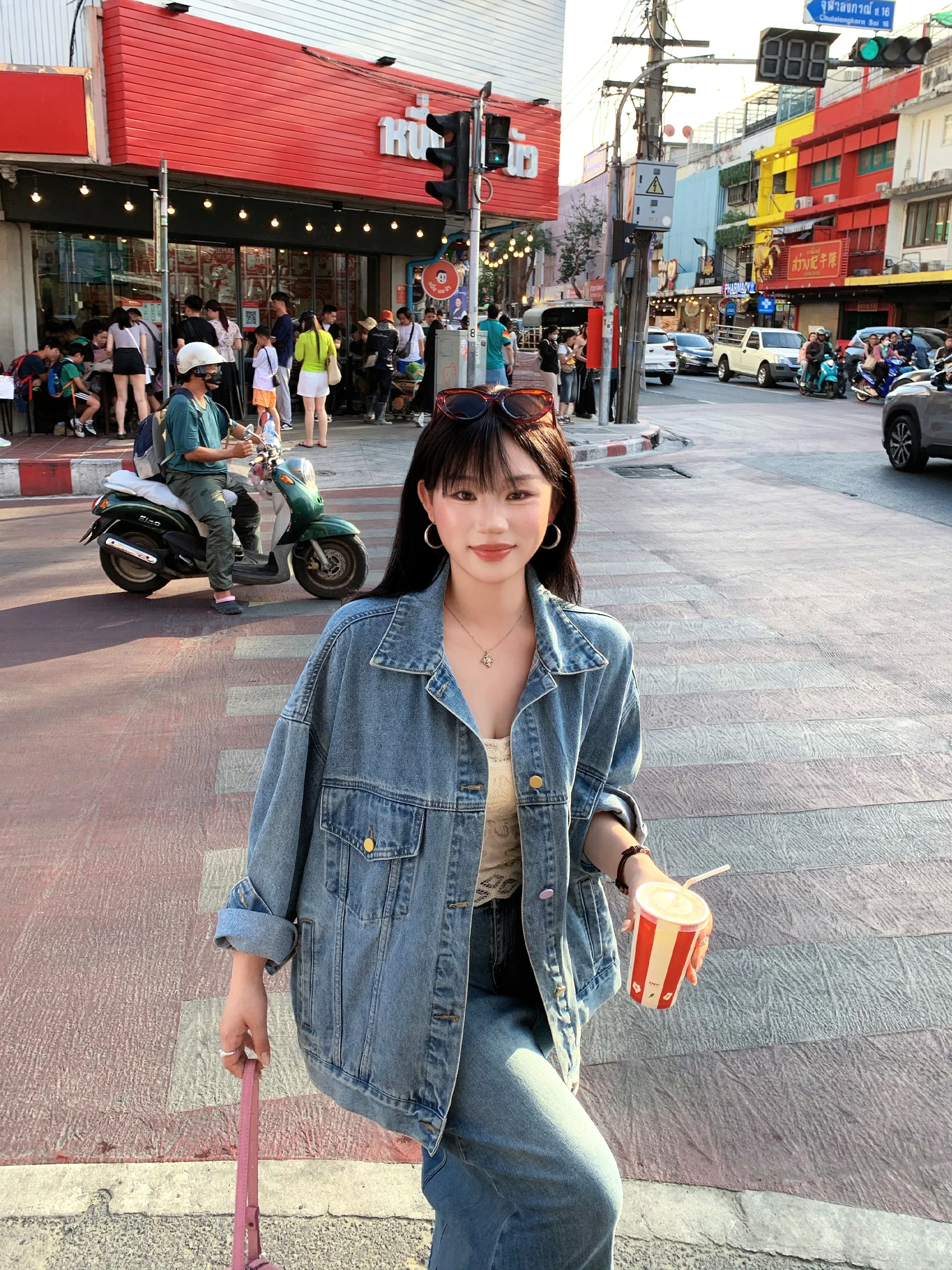 

Винтажный женский джинсовый комплект из куртки и юбки в гонконгском стиле, новинка весеннего сезона, теплый, с длинными рукавами, круглым вырезом, комплект из двух предметов