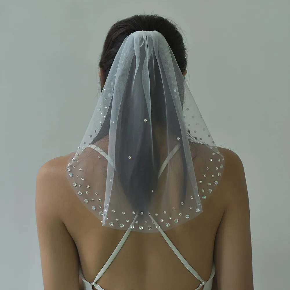

Новая винтажная фата для лица, однослойная мягкая фата из тюля со стразами, маленькая фата с расческой для волос, аксессуар для свадебной вечеринки