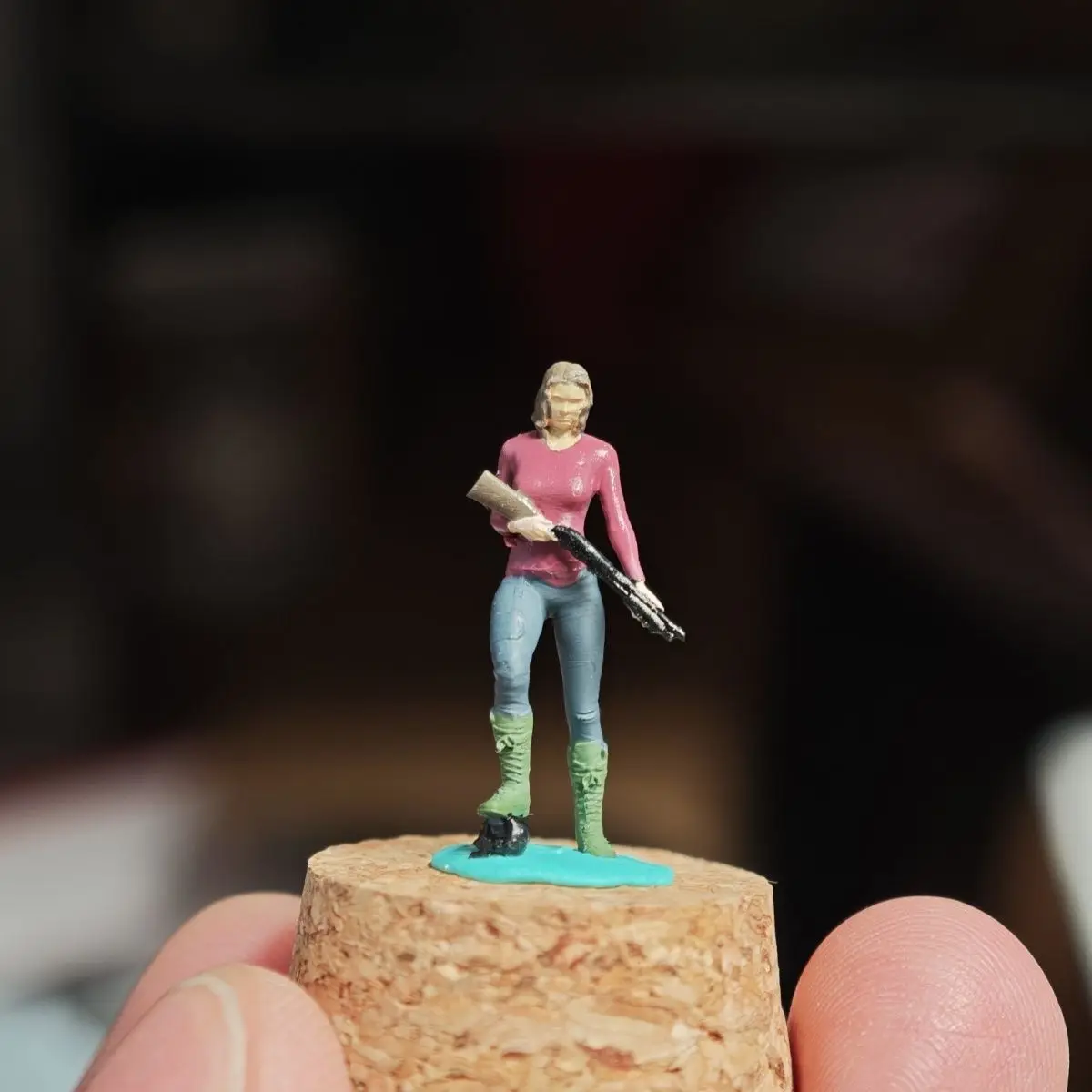 

1/64 Small Miniature Model Car Scene Figurine Maggie