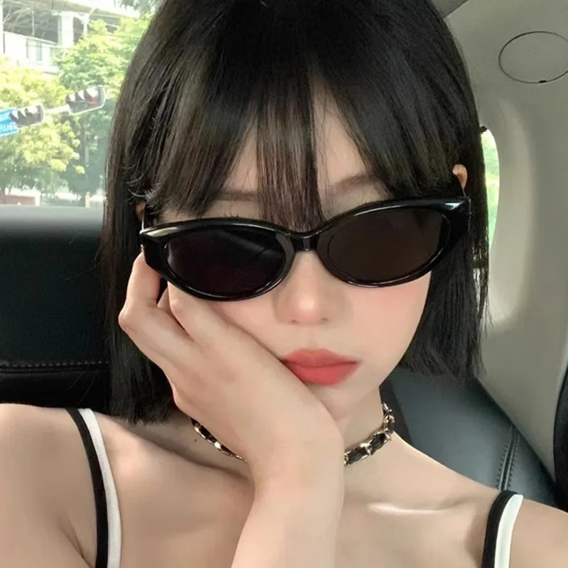 

2025 Summer Small Cat Eye Shape Sunglasses Beach Sun Protection Sun Glasses Fashion Y2K Shades Eyeglasses for Women Men Eyewear