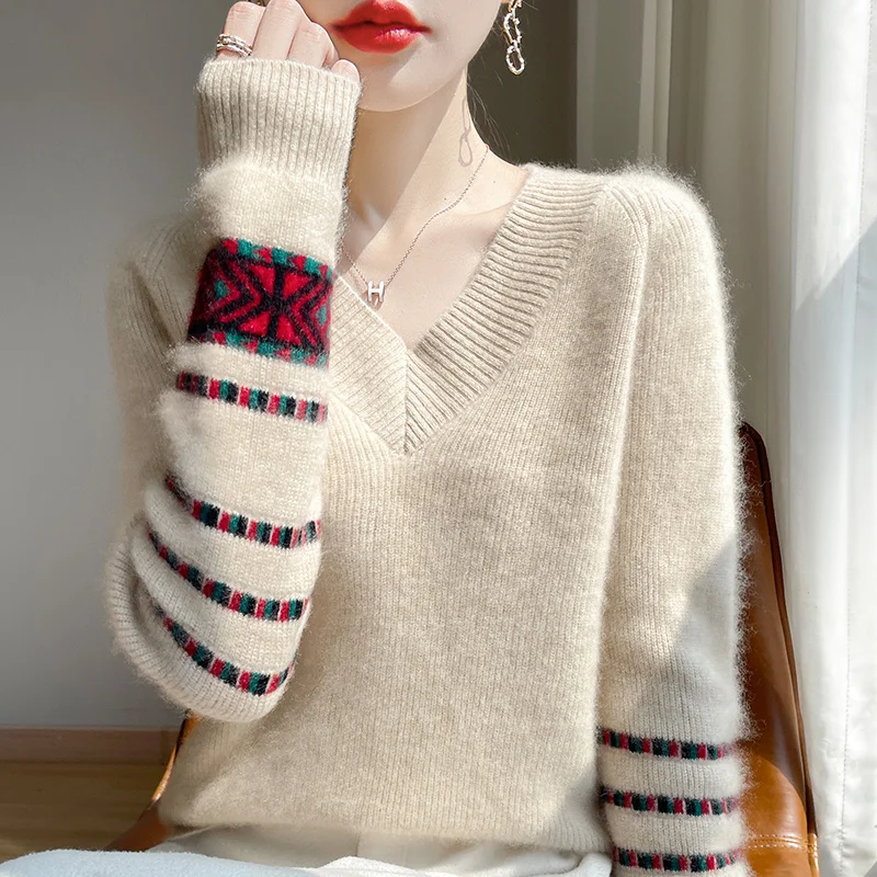 

Autumn and Winter Fashion Embroidery V-neck Australian Wool Knitted Sweater, Women's Jacket, Knitted Warm Sweater