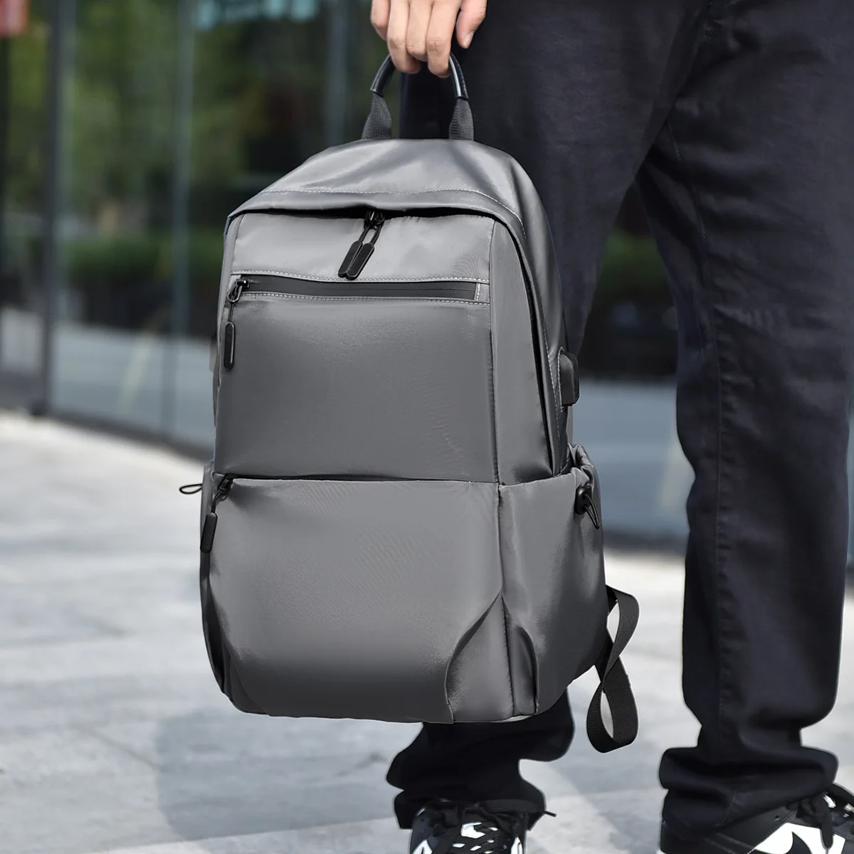 

Durable everyday pack crafted with wear resistant material ideal for students and professionals on the move
