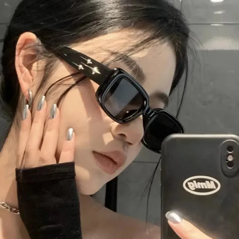 Retro Y2K Kleine Quadratische Kätzchenaugen-Sonnenbrille für Damen und Herren Modische Bunte Verspiegelte Gläser Punk Sport UV-Schutz Sonnenbrillen – Detail 3