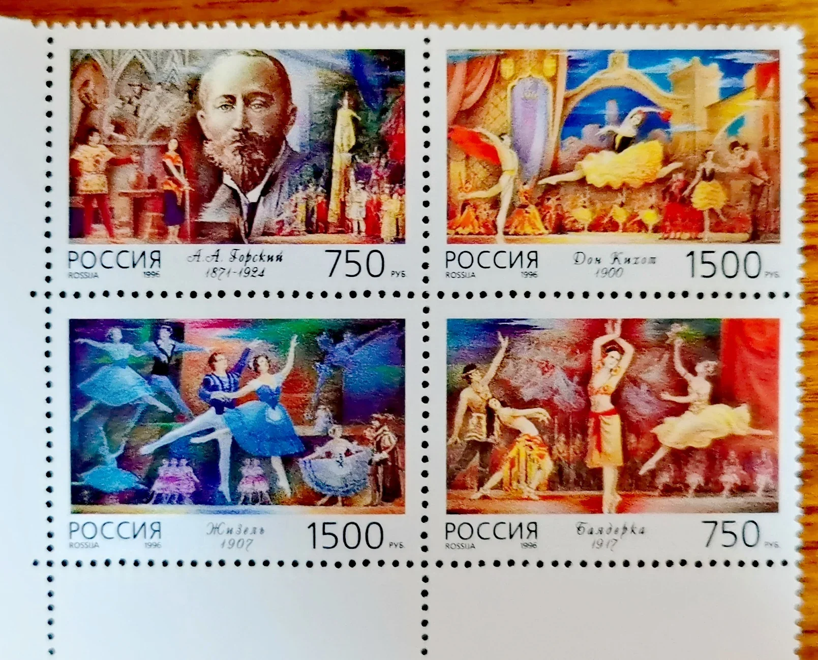 4Pcs/Set New Russia…