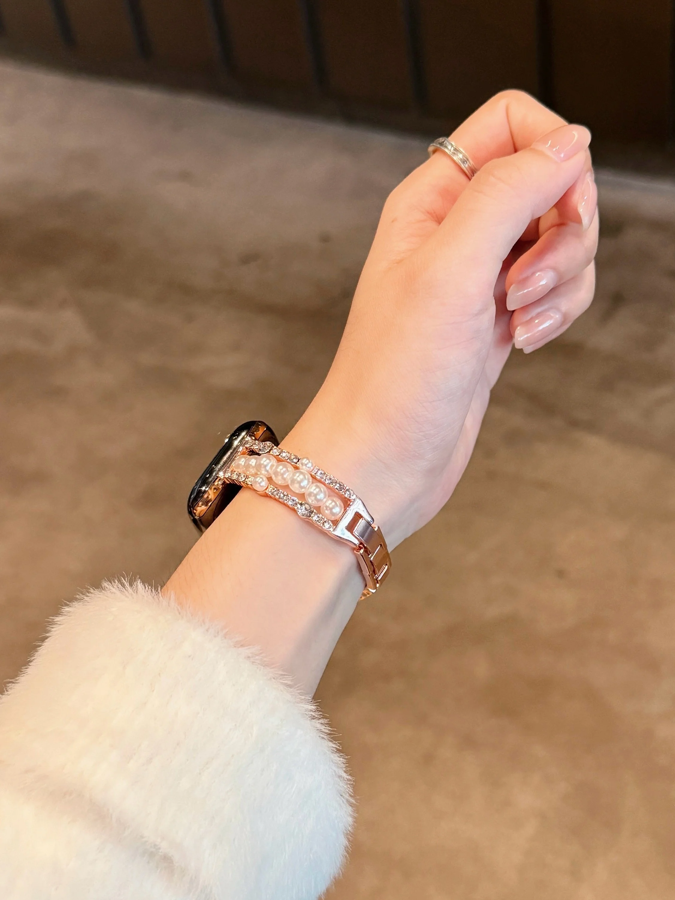 

Compatible with iWatch strap 38mm 40mm 41mm 42mm 44mm 45mm 49mm double row pearl metal fashionable handmade strap