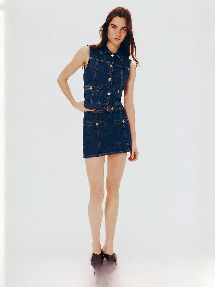 

H&M Casual Style Comfortable Fashionable Short Denim Skirt Spring Season Cotton 100% Natural Waist Short Pants for Young Women