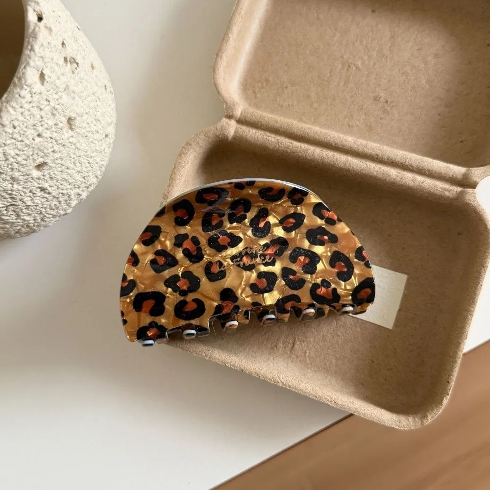 

New Leopard Print Hair Claw Clip Coffee Color Speckled Design Shark Clip Vintage Style Acetic Acid Crab Hair Clip for Half Updo