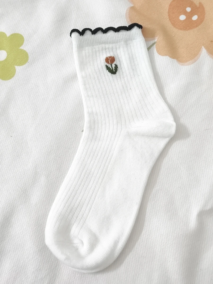 5 Pairs Of Cute And Fresh College Style Tulip Print Combination Mid Tube Socks For Women In Spring  Summer