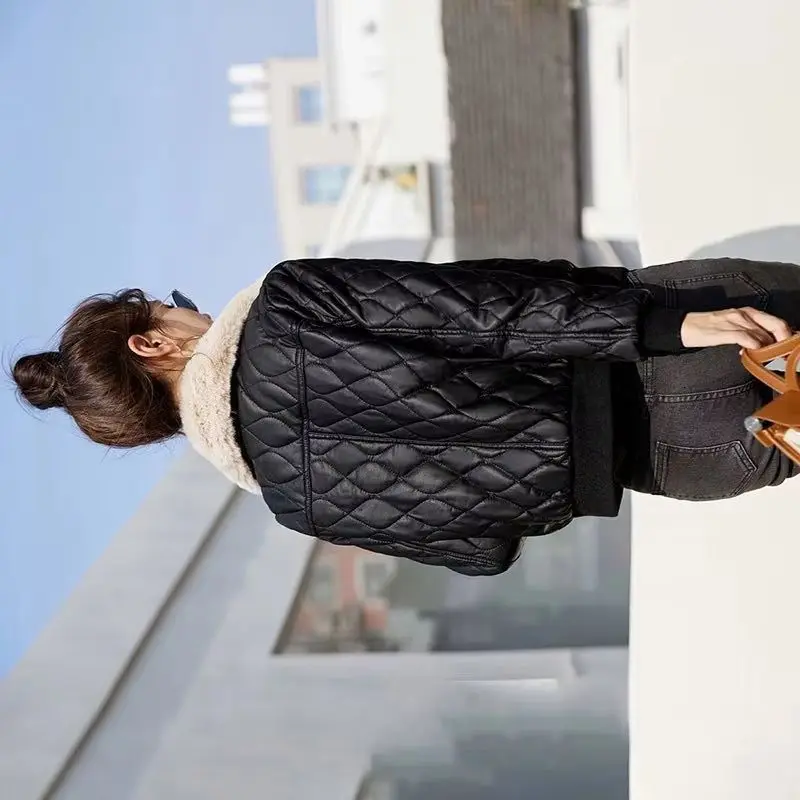 Kurtka skórzana damska z odpinanym kołnierzem z futra, aksamitna, nowa kolekcja jesień-zima 2025, krótka kurtka skórzana, odzież wierzchnia motocyklowa damska