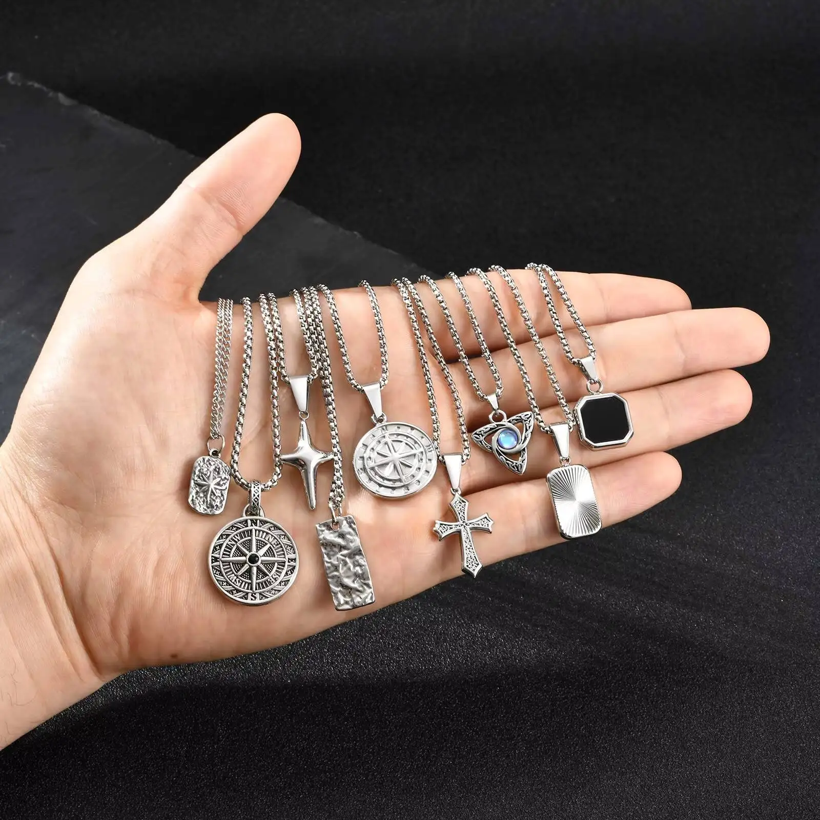 Vnox Herren-Halskette aus Edelstahl, vielseitige Anhänger-Kette mit Kreuz, Kompass, Stern und Hundemarke, Hip-Hop-Schmuck für den Alltag, Geschenk für Jungs – Detail 5