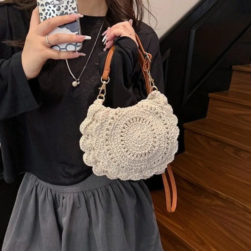 

Модные минималистичные уникальные дизайнерские сумки для подгузников для женщин, роскошные кожаные сумки с большой вместимостью, элегантные сумки-тоут и сумки через плечо.