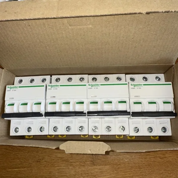 

2026 D16 Triple Pole Mcb A9f55316 Ic60h - Listing is for 1 Item Only. Brand New Original Spot Plc