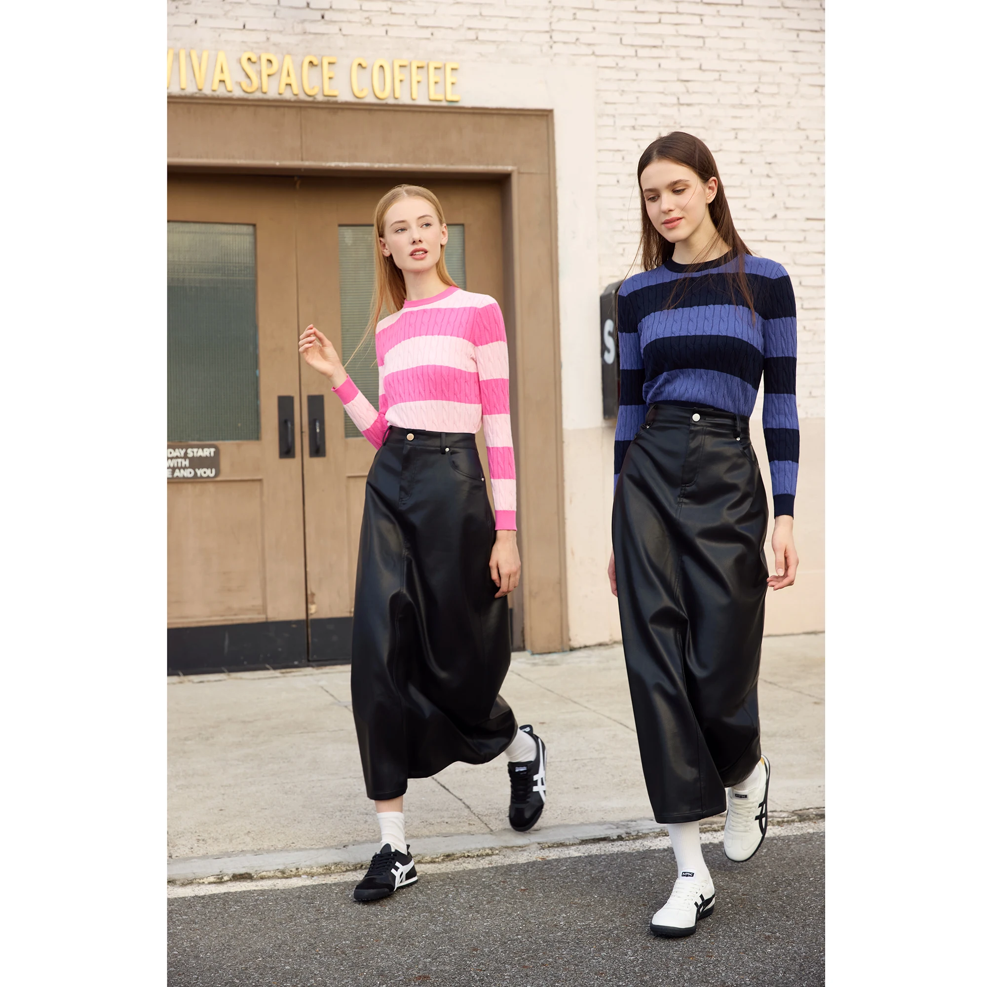 AP 2026 Autumn and Winter New O-neck Two Color Patchwork Sweater Stretch Skirt Leather Skirt Fashion