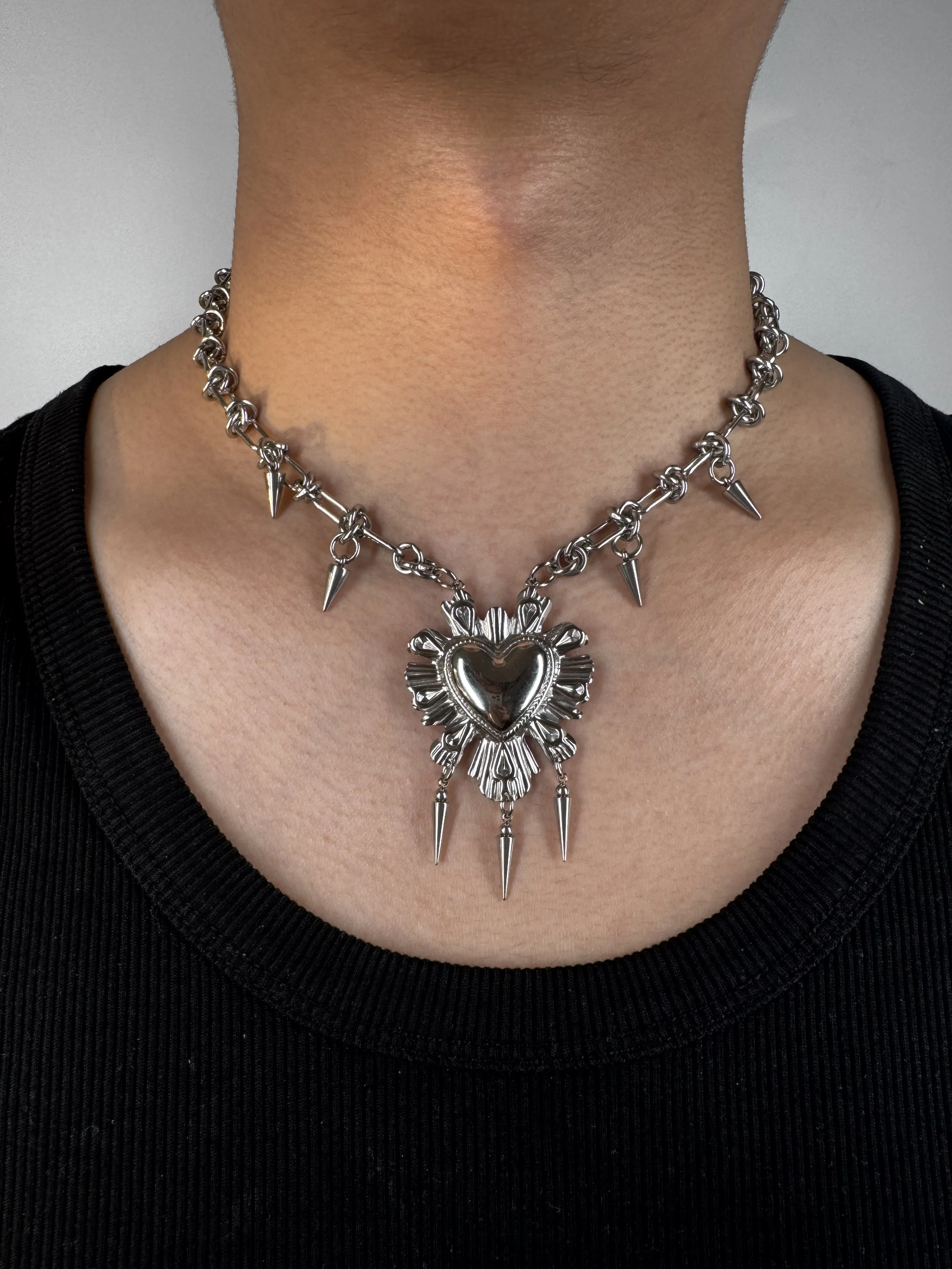 Punk Grunge Y2k Rock Nieten-Halskette mit Überdimensioniertem Liebesanhänger Coole Modische Halskette Goth Charm Schmuck Hip Hop Accessoires – Detail 3