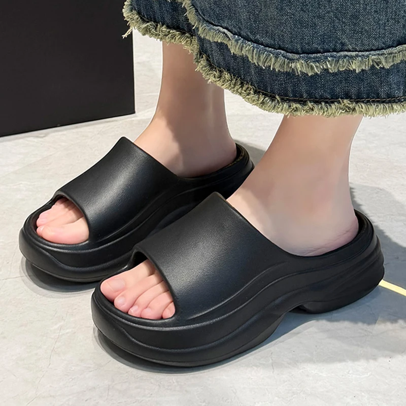 Chunky Plateau-Slipper für Damen 2026 Sommer Bequeme Keilabsatz-Sandalen Einfarbige Rutschfeste EVA Dicksohlen-Slides
