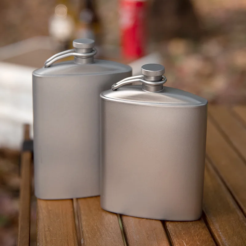 

Pure Titanium Outdoor Portable Hip Flask 200ml 260 Ml Mini Metal Wine Set for Climbing Camping Accessories
