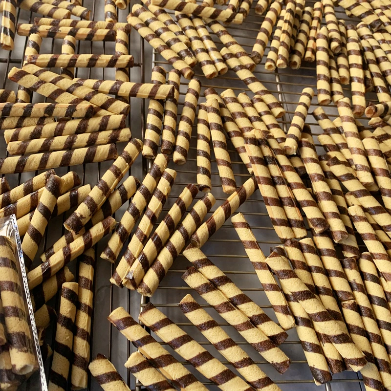 كيس شوكولاتة الذرة بلفافة البيض المقرمشة ، الكيك نفسه ، الآيس كريم ، إكسسوارات تزيين الوافل ، إكسسوارات عرض الكريمة ذاتية الصنع ، ألعاب الطعام