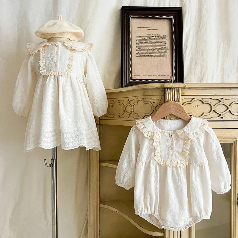 ربيع جديد 2026 0-24 متر طفل رضيع فتاة الدانتيل تقليم رومبير بأكمام طويلة الوليد طفلة بذلة طفلة الملابس القطنية