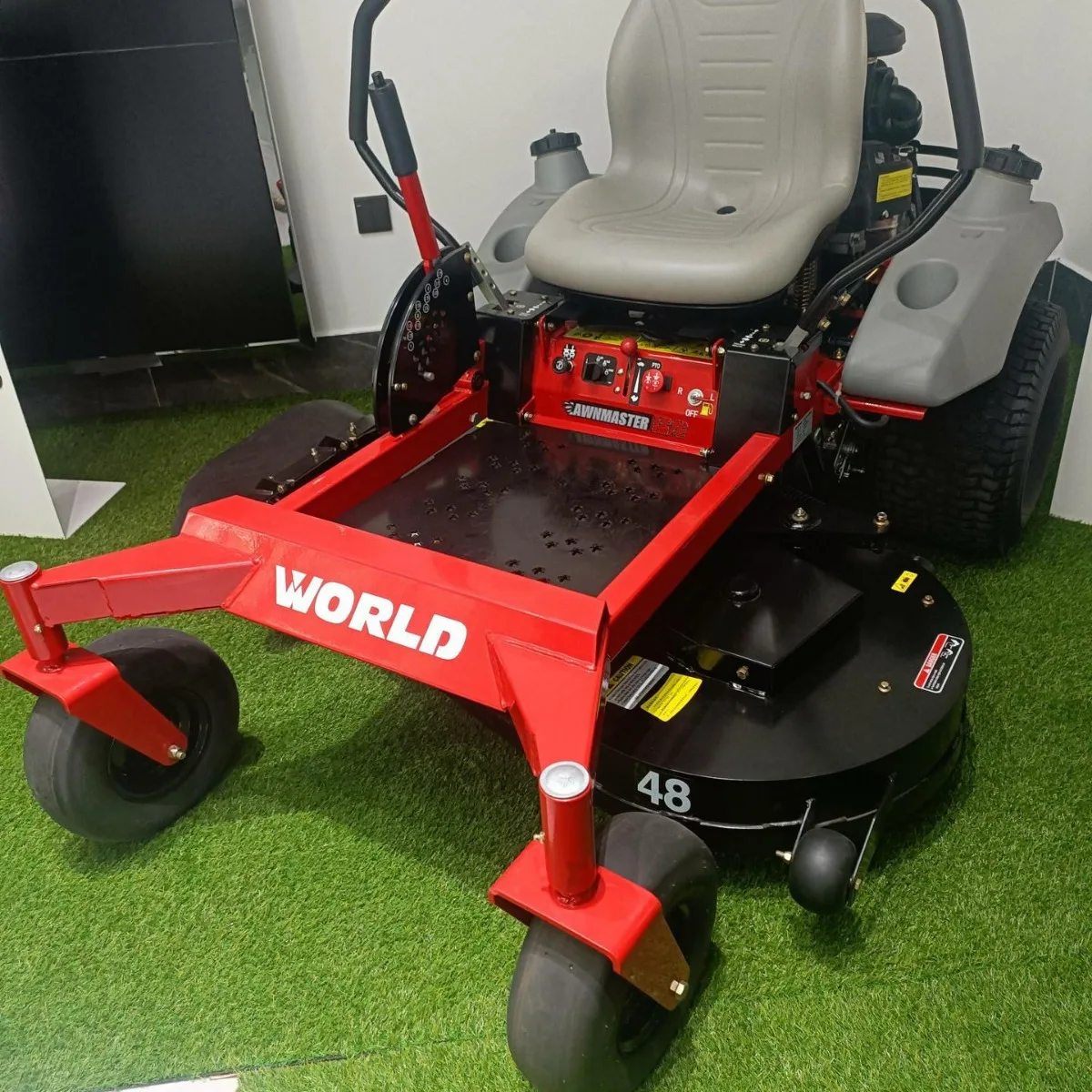 2025 New 52-Inch High Back Seat Commercial Riding Lawn Mower Zero Turn 23HP V-Twin Gas Engine High Performance