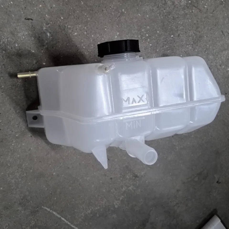 AB398K089AA Coolant Expansion Tank for Ford Ranger 2012 Mazda  AB398K218AA BE8Z8100A Radiators Parts