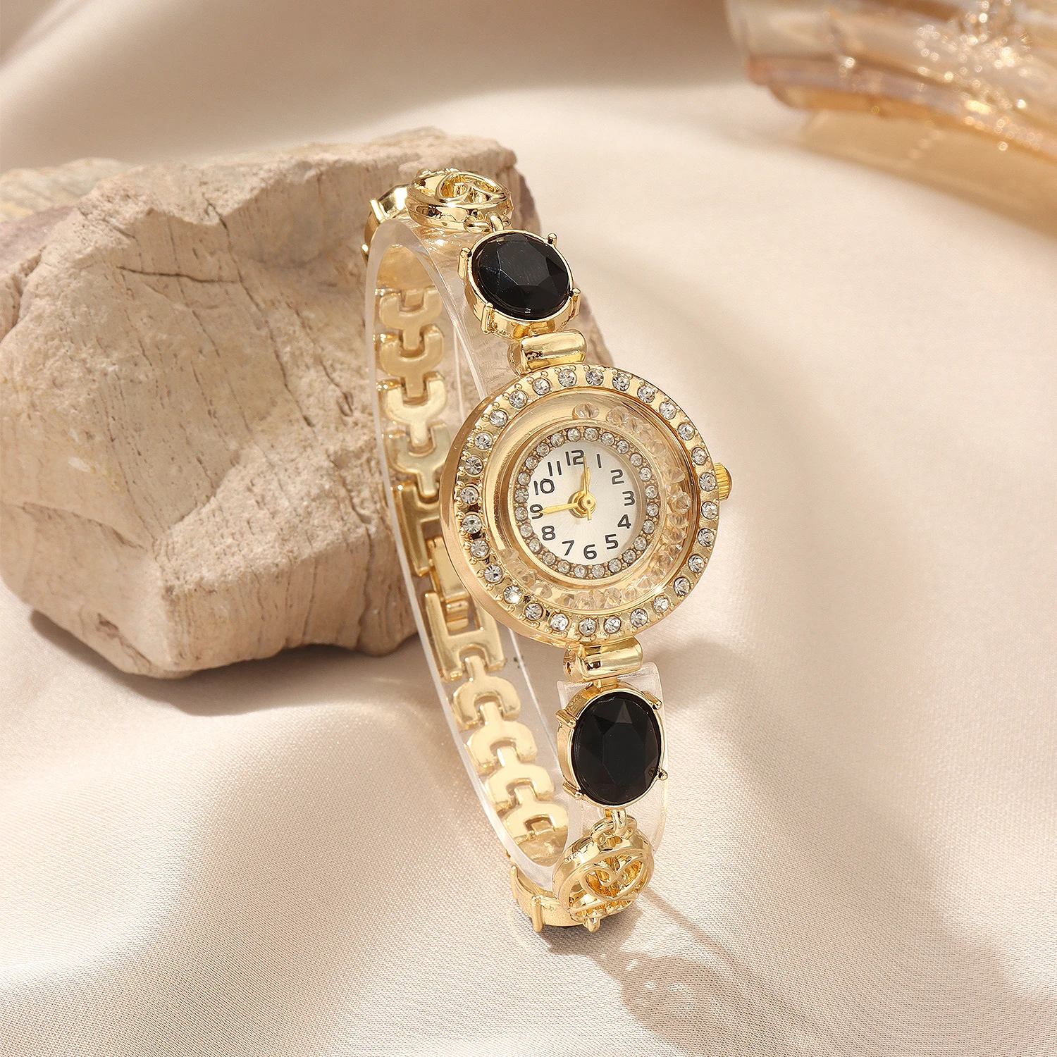ساعات نسائية فاخرة كلاسيكية قرص صغير أرقام عربية ملونة كريستال لهجات سوار موضة السيدات ساعة كوارتز هدايا