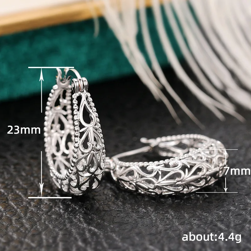 Huitan Graceful Hollow-out Design Hoop Earrings Lady Elegant Delicate Accessories for Anniversary Metal Silver Color Jewelry
