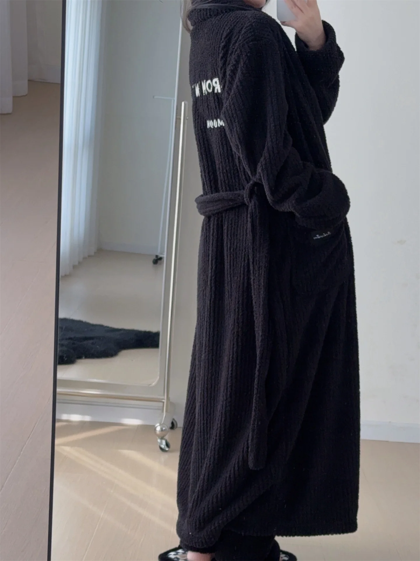 ensemble-de-vetements-d'interieur-en-polaire-corail-a-col-epais-pour-couples-rayures-noires-et-blanches-vetements-de-maison-pour-hommes-et-femmes-robe-chaude-d'hiver