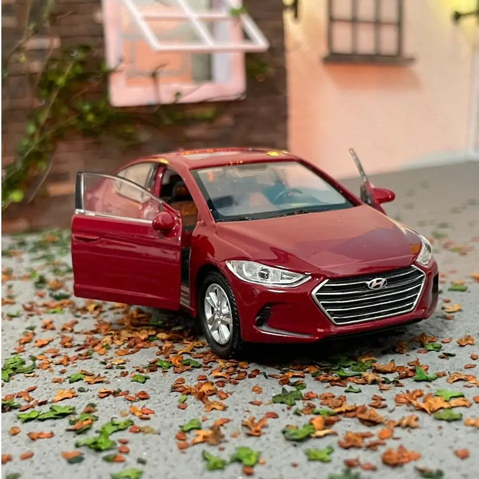 1/36 Hyundai ELANTRA AZERA Alloy Car Model Diecasts & Toy Vehicles Metal Toy Car Model High Simulation Collection Childrens Gift