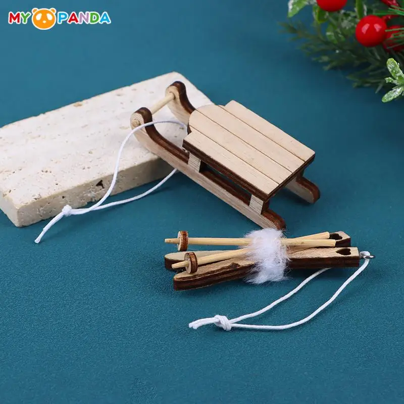 1/12 Dollhouse Miniature Sleigh Sled Ski Poles Pendant Dollhouse Christmas Scene Decor Mini Xmas Pretend Play Toy Accessories