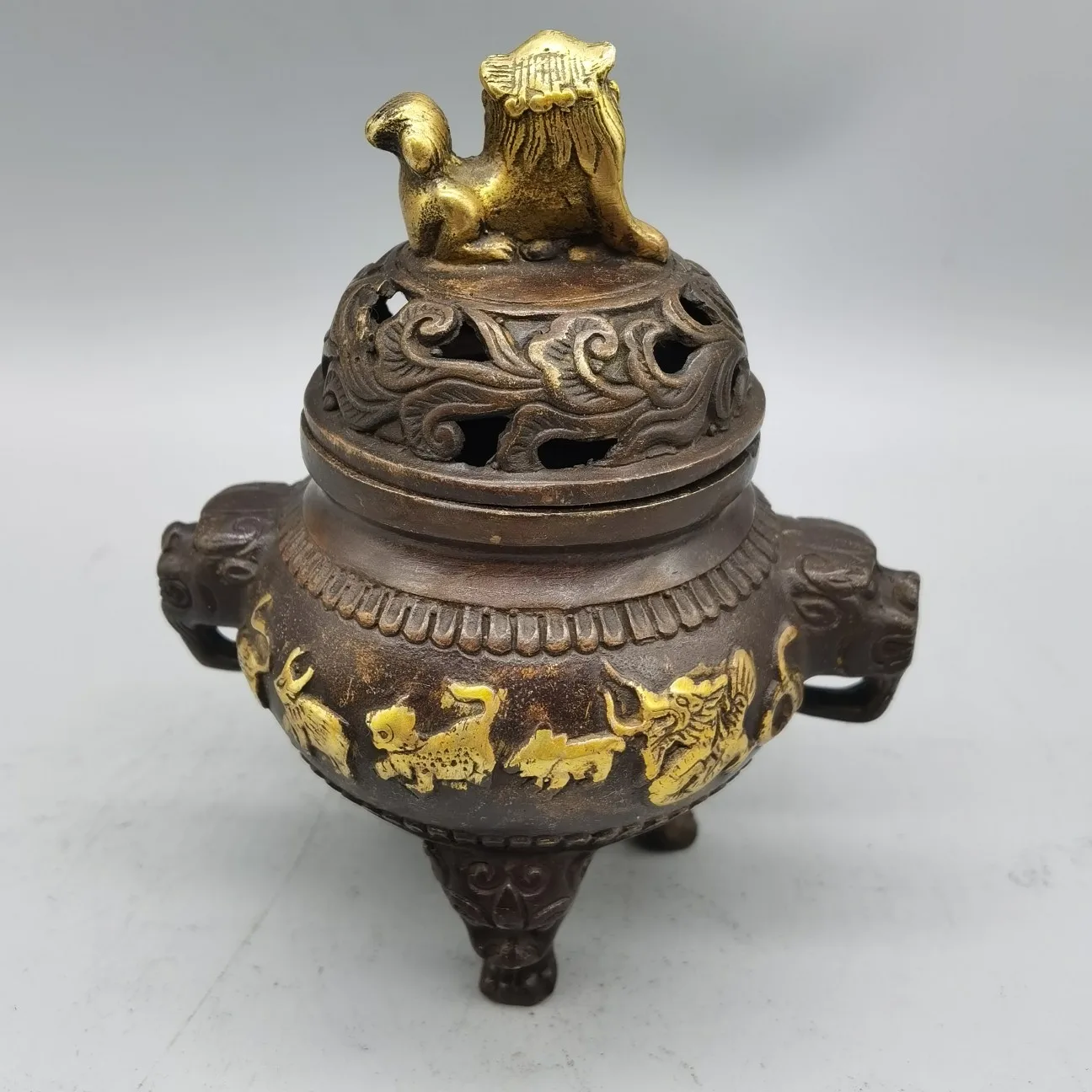 

Chinese Purple Bronze Gilt Twelve Zodiac Incense Burner Home Office Decoration