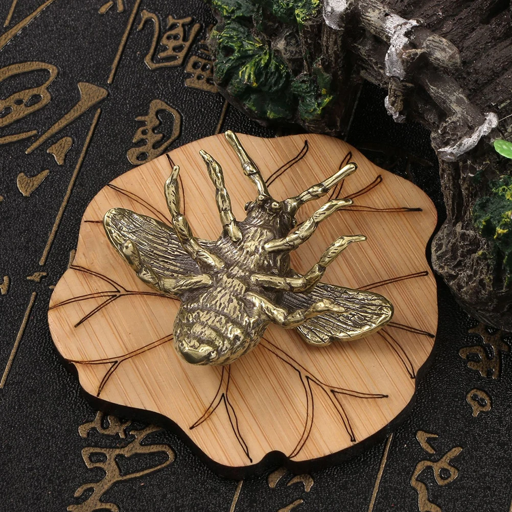 

Brass Bees Vintage Ornament Intricately Carved Decorative Bee Sculpture for Home Office Desktop Mini Bee Decoration
