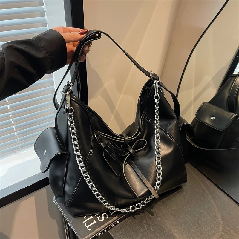 

2025 New! European and American Locomotive Style Large Capacity Shoulder Tote Bag - Bow - Embellished, Fashionably Versatile
