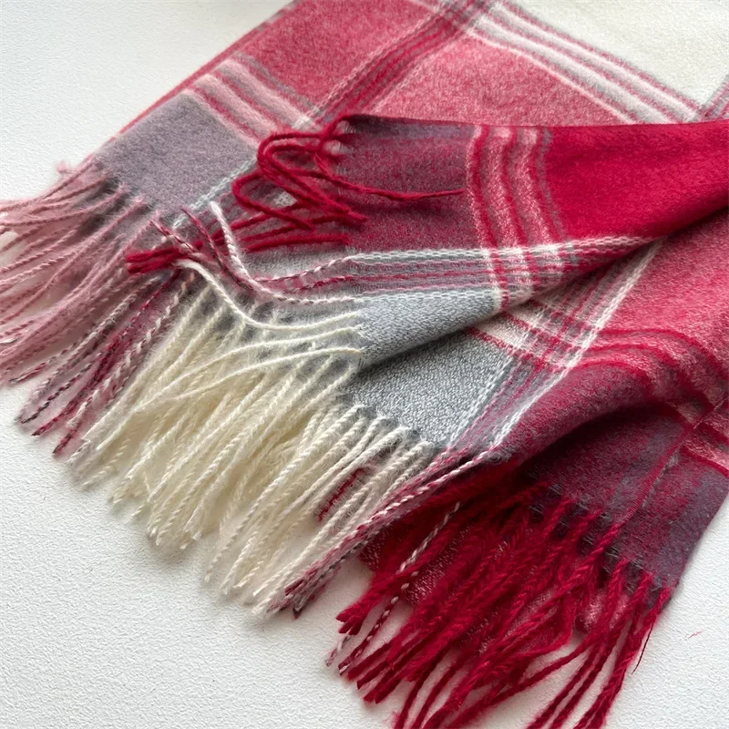 وشاح منقوش جديد الأكثر مبيعًا لجو الخريف والشتاء جميع سلسلة الرقبة الجديدة السميكة الدافئة الحالية Su Bien Women