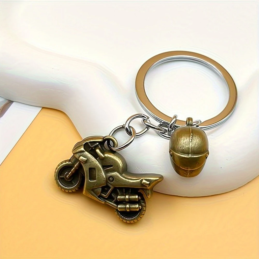 Metal Racing Motorcycle Pendant Keychain With Cool Helmet Charms Keyring Bags Pendant Creative Keys Car Trinket Accessories