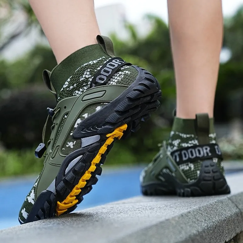 Couple Hiking Shoes Outdoor Water Shoes Breathable Mesh High Top Men Shoes Mountaineering Quick Drying Travel Womens Men Sneaker