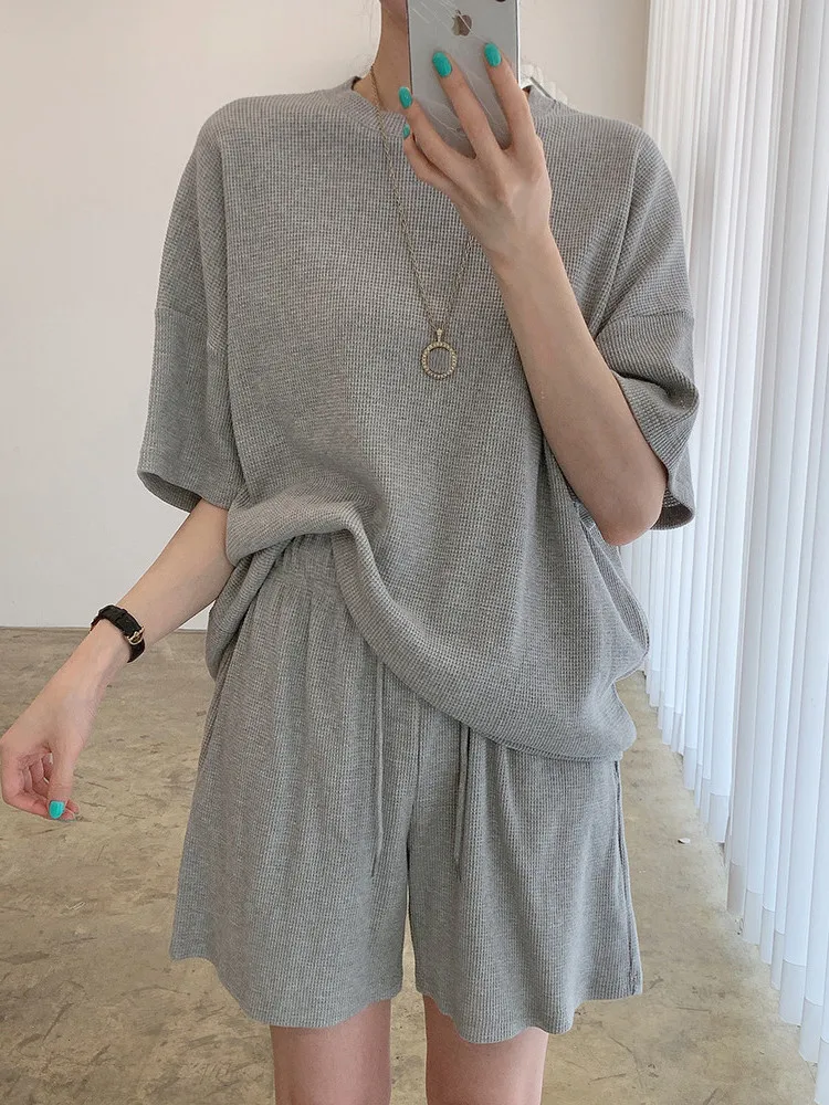 plus Size Lazy Style Knitted Set Short Sleeve Wide Leg Shorts Two Piece Loose Fit High Waist Slimming Effect Spring Fashion Set