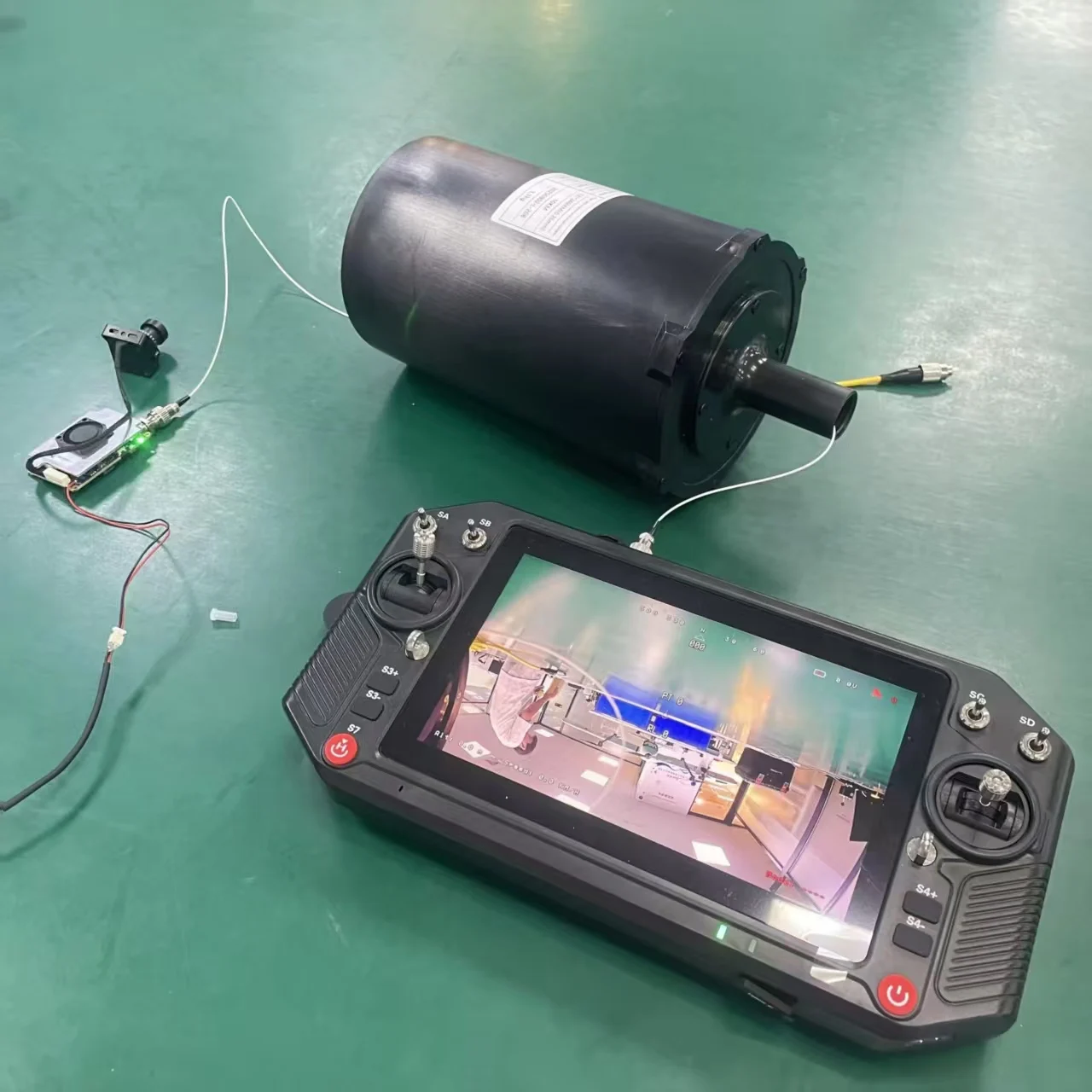 

Волоконно-оптическая проводная передача Прочный оптоволоконный кабель 0,28 мм для передачи видео дрона на открытом воздухе без прерывания 2-20 км