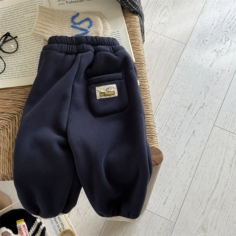 2025 جديد الخريف الشتاء الأطفال الصوف Sweatpants الكورية نمط بنين بنات سميكة الدافئة السراويل الرياضية غير رسمية بنطال أولادي A5661