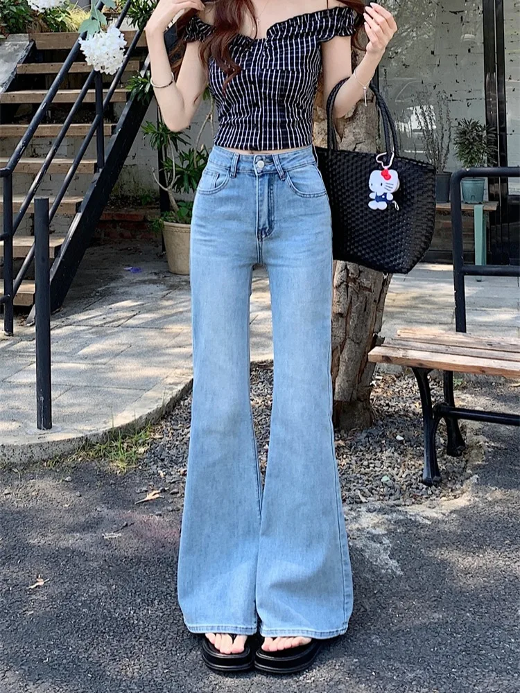 

Джинсы женские летние Slim Fit с высокой талией, в американском стиле, светло-голубые, прямые, слегка расклешенные, модель «Spicy Girl»