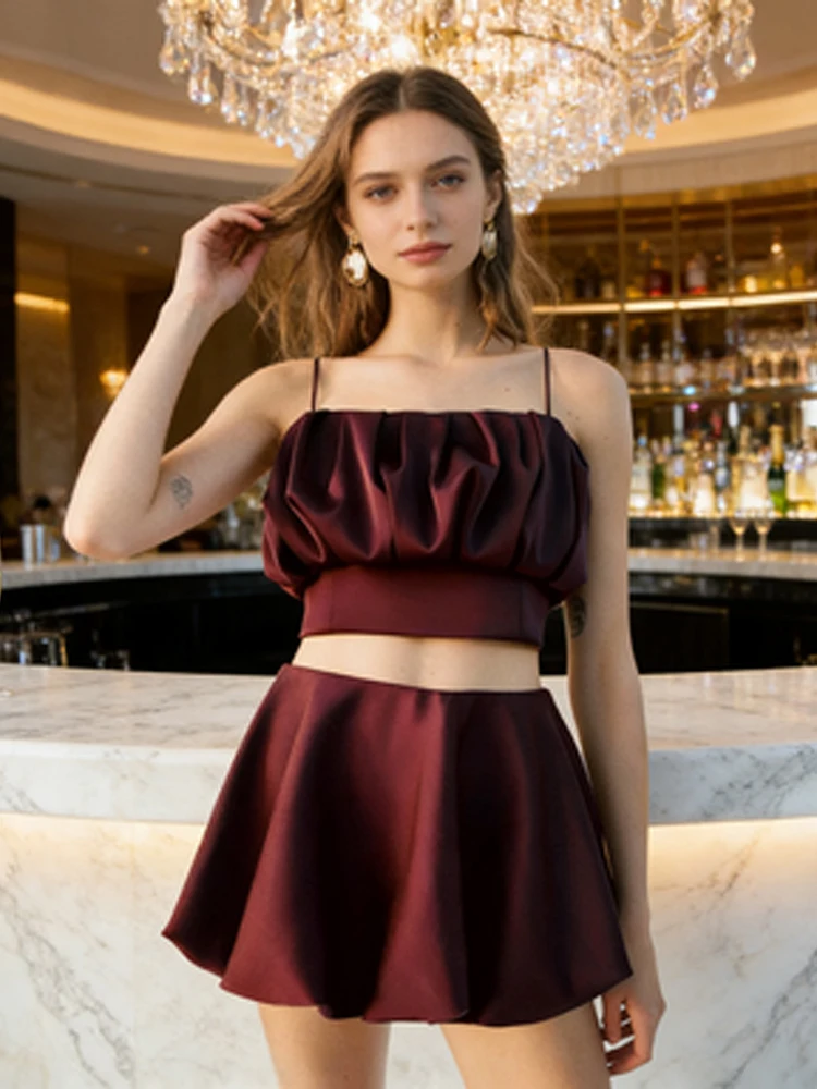 

Элегантный комплект: плиссированная мини-юбка и шикарный топ-баллон с открытыми плечами, юбки с высокой талией, наряды для вечеринок и клубов 2026