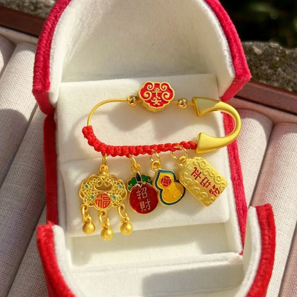 Broche zodiaque année cheval, pendentif en or, meilleurs vœux, ornements plaqués sable, Style chinois, cadeau d'un an, broche gardien