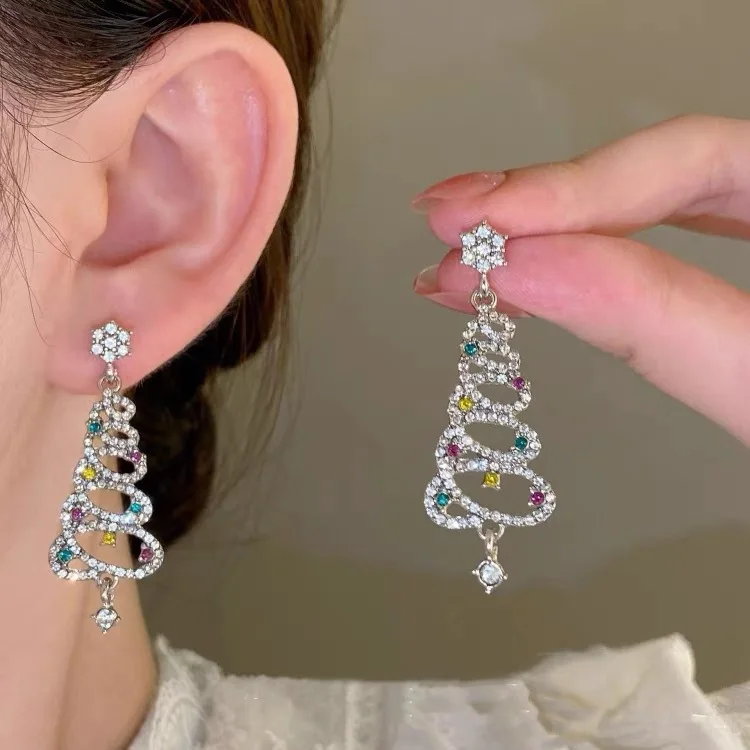 2024 Women Christmas Tree Earrings Small Fresh Imitation Crystal Beaded Silver Needle Stud Earrings Jewelry Girls Gifts Wholesal