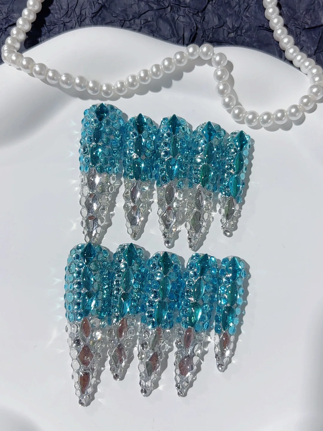 

Silver Blue Gradient Full Diamond Long Tip Wearable Manicure (M079)