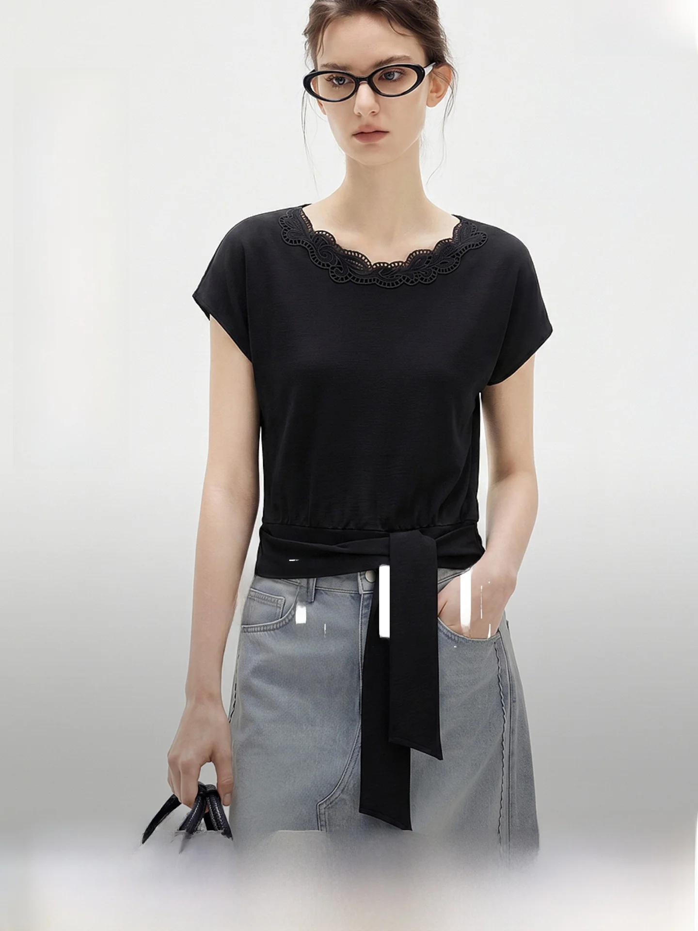 Elle Black Elegant Tie-Detail Halter Neck Short Sleeve Women's T-Shirt Summer 2026 Fashionable Scarlett Top Ladies' Clothing