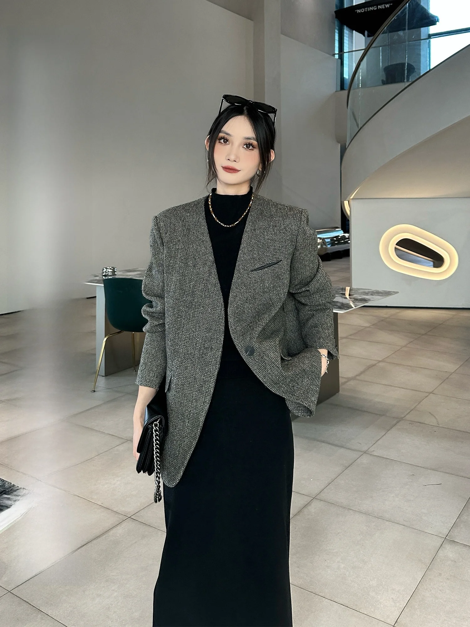 

Костюм женский: повседневный комплект из шерстяного смешанного материала — пальто и юбка. Универсальный дизайн для весны и осени. Маленький размер. Для повседневной носки. Длинный рукав...