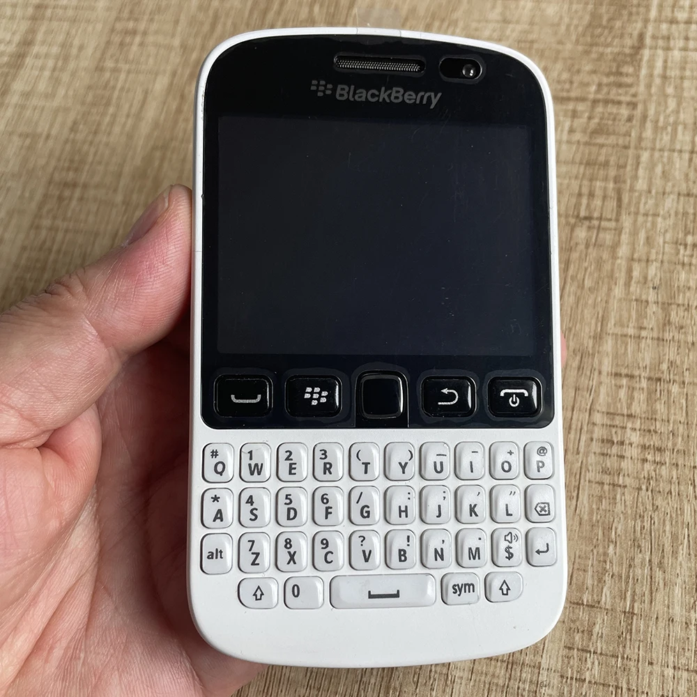 【箱あり】ピンク SIMフリー BlackBerry 9720 ブラックベリー Unlocked BlackBerry 9720 3G WIFI 5MP Camera FM Radio GPS Black