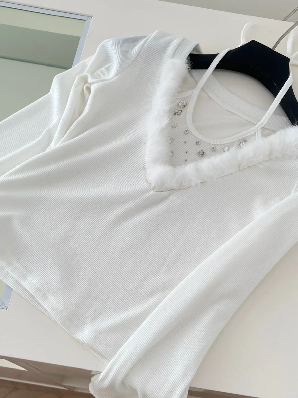 Moonlight White Sexy oulder Bared Long Sve Knitted Sweater Slim Fit Polyester Fiber Fake Two-Piece Ne Hanging Sle