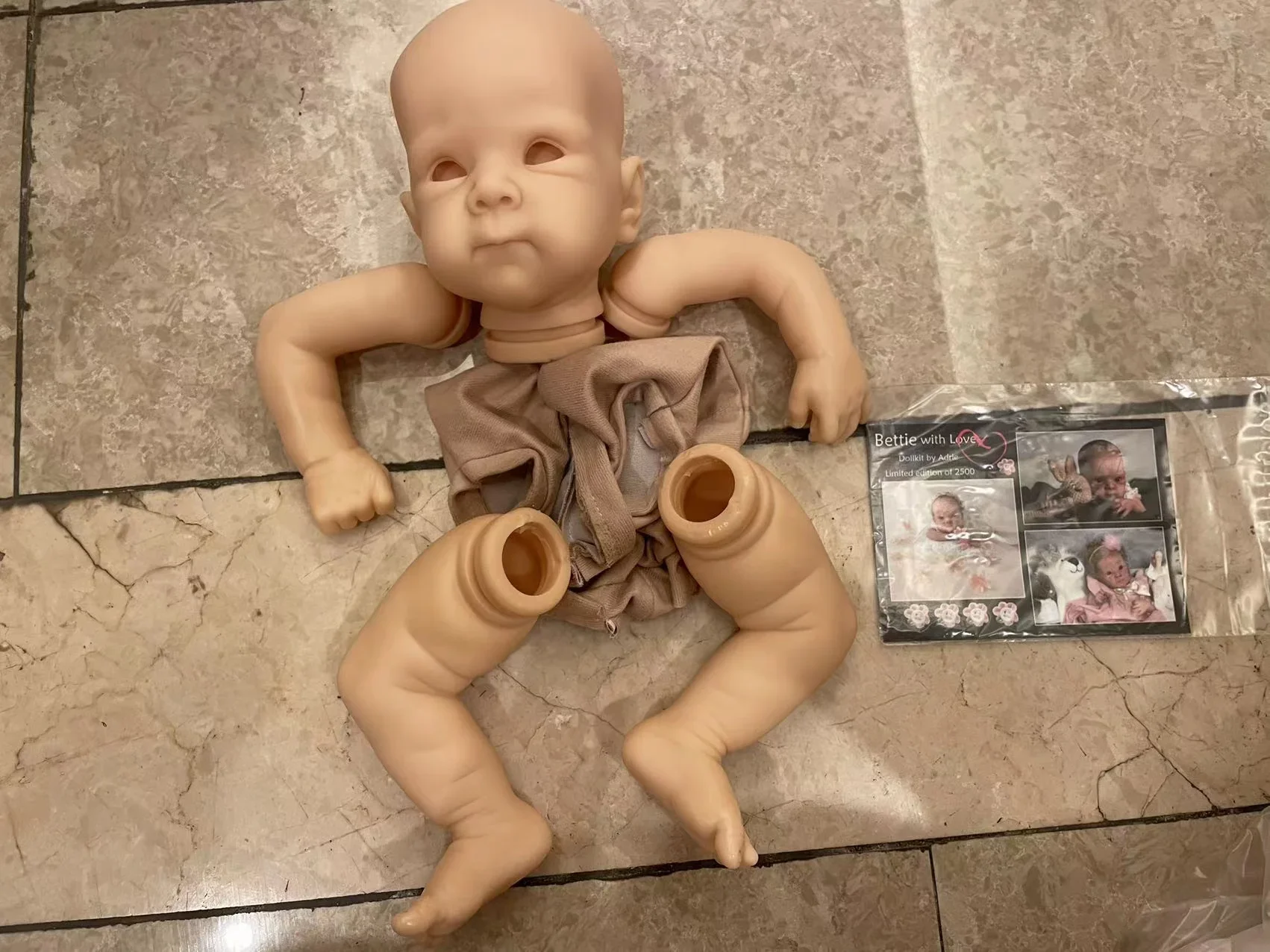 NPK 19'' Kit non verniciato con kit bambino rinato COA Bettie Nuovo stampo Parti rinate realistiche di colore fresco