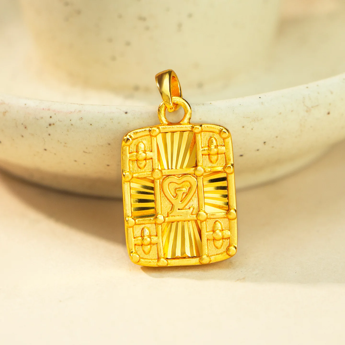 9999 gold laser geometric square-shaped pendant necklace - a unique design with a sophisticated touch, suitable collar chain.
